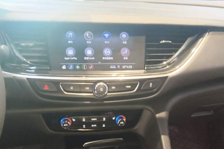 Used Buick Regal 2023 552T Smart Enjoyment Version Audio And AC Panel