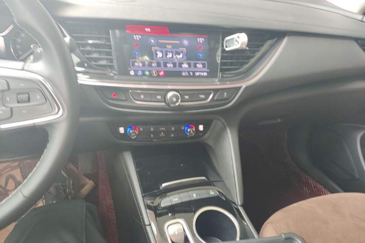 Used Buick Regal 2023 552T Smart Enjoyment Version Audio And AC Panel