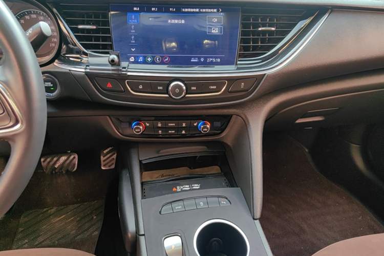 Used Buick Regal 2023 552T Smart Enjoyment Version Audio And AC Panel