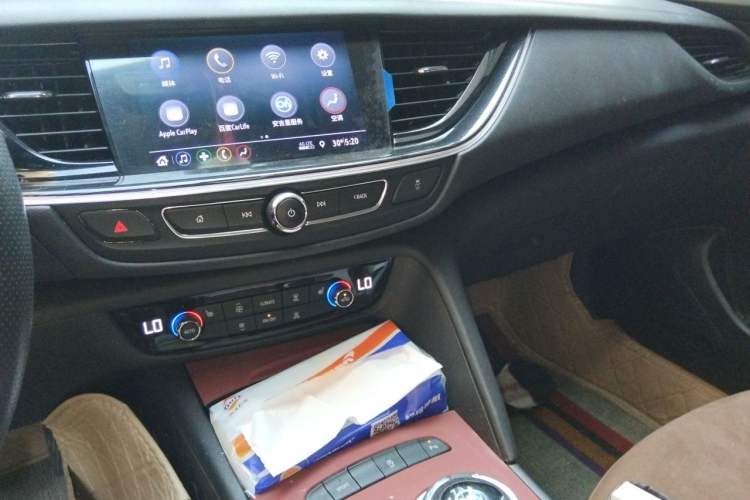 Used Buick Regal 2023 552T Smart Enjoyment Version Audio And AC Panel