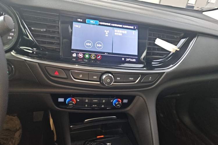 Used Buick Regal 2023 552T Smart Enjoyment Version Audio And AC Panel