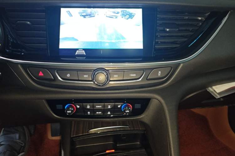 Used Buick Regal 2023 552T Smart Enjoyment Version Audio And AC Panel