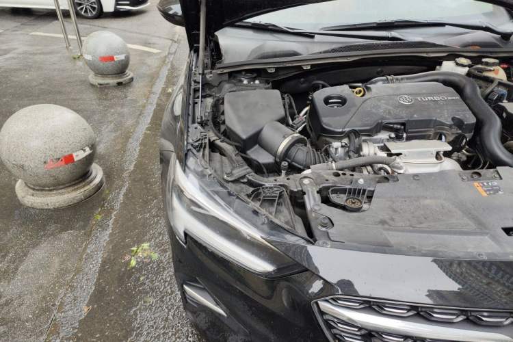 Used Buick Regal 2023 552T Smart Enjoyment Version Engine Bay Right