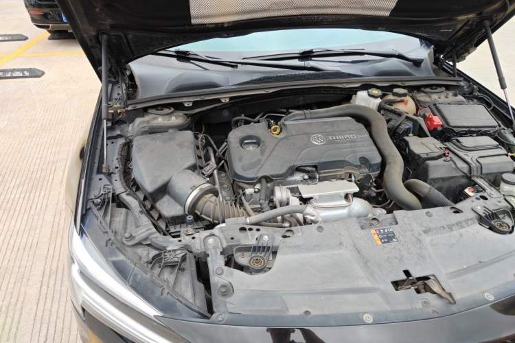 Used Buick Regal 2023 552T Smart Enjoyment Version Engine Bay Right