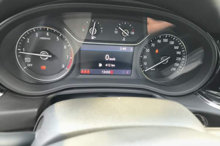 Used Buick Regal 2023 552T Smart Enjoyment Version Odometer Close Up