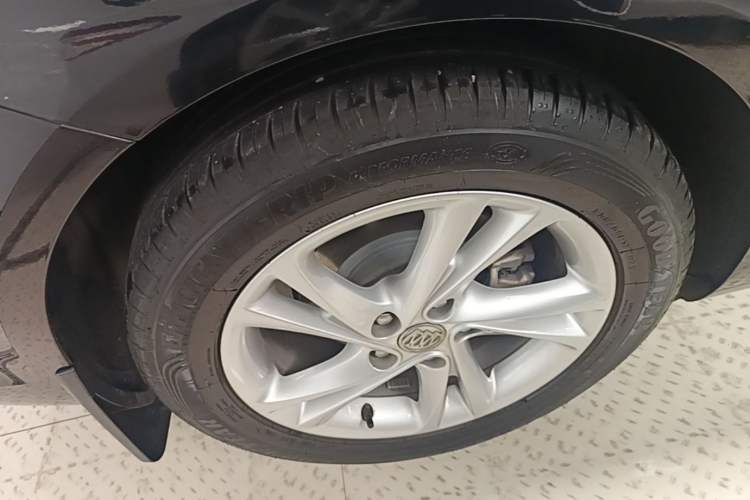 Used Buick Regal 2023 552T Smart Enjoyment Version Right Rear Wheel Hub