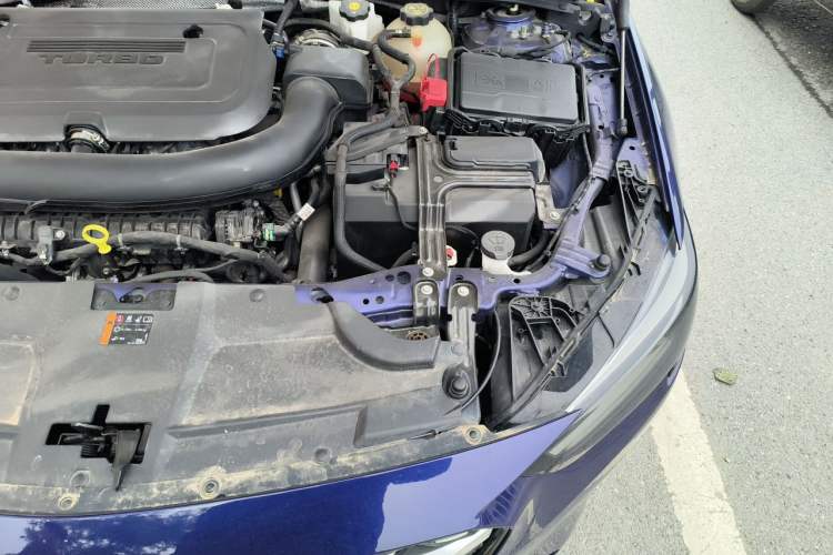 Used Buick Regal 2023 GS Prestige Model Engine Bay Left