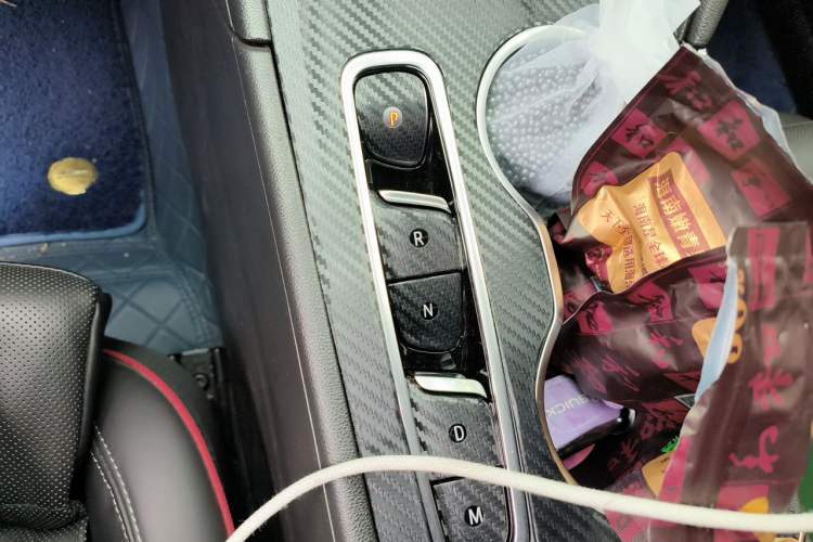 Used Buick Regal 2023 GS Prestige Model Gear Lever