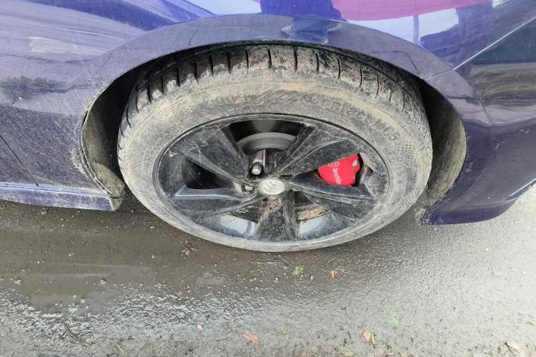 Used Buick Regal 2023 GS Prestige Model Right Front Wheel Hub