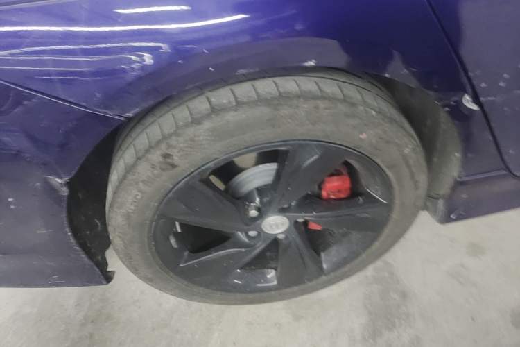 Used Buick Regal 2023 GS Prestige Model Right Rear Wheel Hub