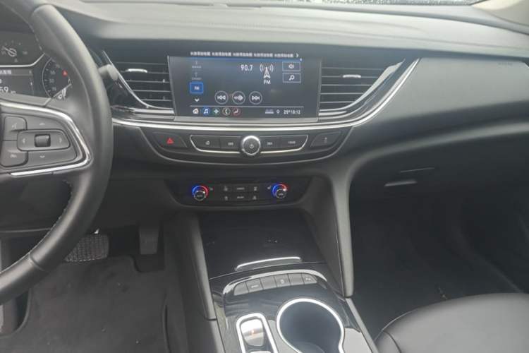 Used Buick Regal 2023 552T Smart Enjoyment Version Audio And AC Panel