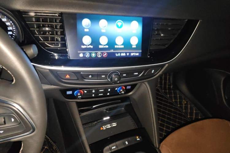 Used Buick Regal 2023 552T Smart Enjoyment Version Audio And AC Panel