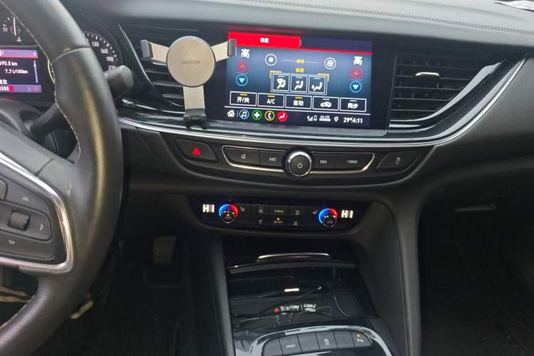 Used Buick Regal 2023 552T Smart Enjoyment Version Audio And AC Panel