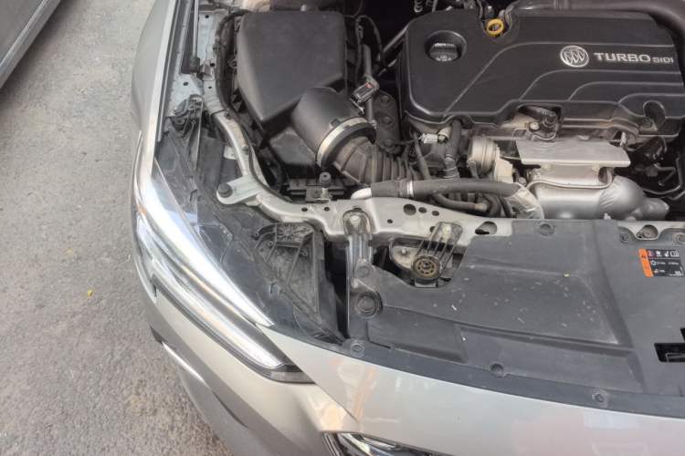 Used Buick Regal 2023 552T Smart Enjoyment Version Engine Bay Right