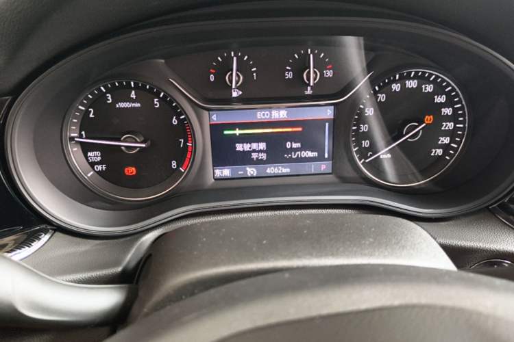 Used Buick Regal 2023 552T Smart Enjoyment Version Odometer Close Up