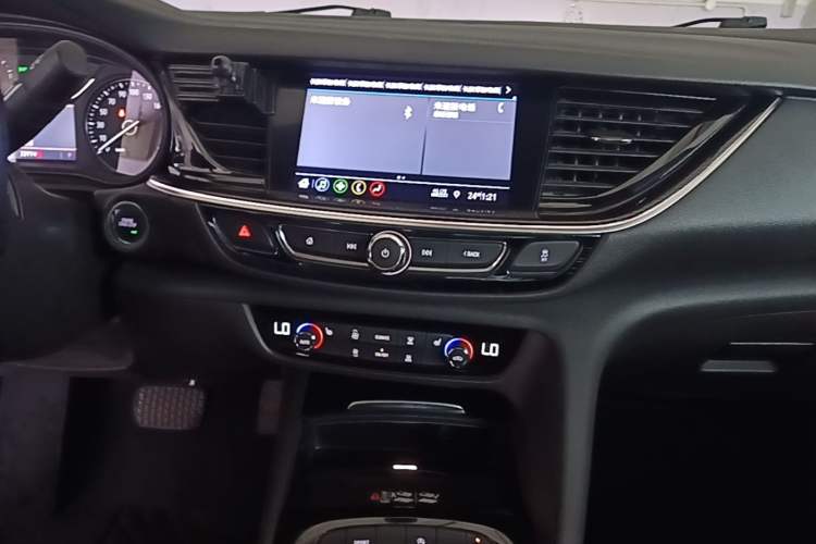 Used Buick Regal 2023 652T Smart Enjoyment Version Audio And AC Panel
