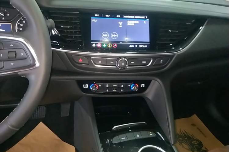 Used Buick Regal 2023 652T Smart Enjoyment Version Audio And AC Panel