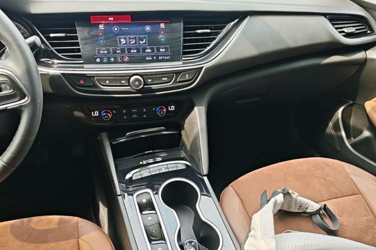 Used Buick Regal 2023 552T Smart Enjoyment Version Audio And AC Panel
