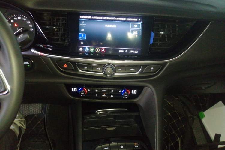 Used Buick Regal 2023 552T Smart Enjoyment Version Audio And AC Panel