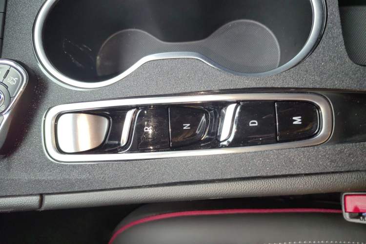 Used Buick Regal 2023 GS Prestige Model Gear Lever