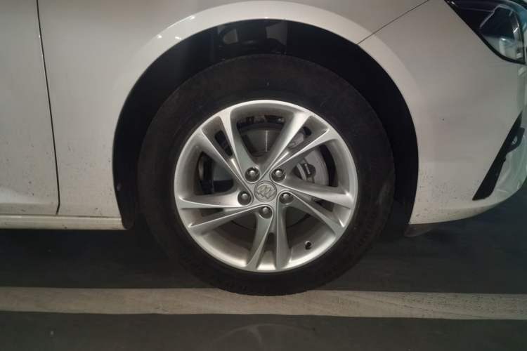 Used Buick Regal 2023 552T Smart Enjoyment Version Right Front Wheel Hub
