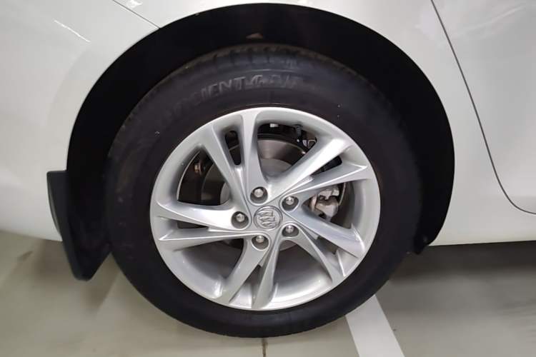Used Buick Regal 2023 552T Smart Enjoyment Version Right Rear Wheel Hub