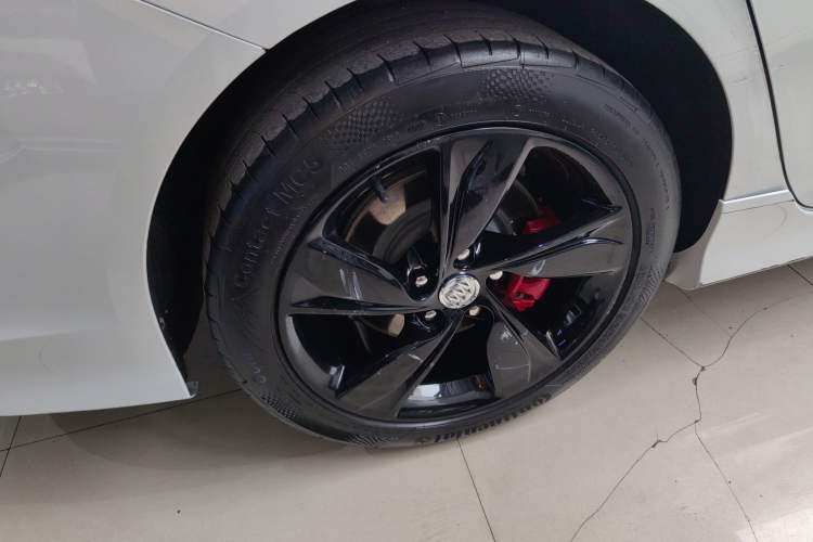 Used Buick Regal 2023 GS Prestige Model Right Rear Wheel Hub
