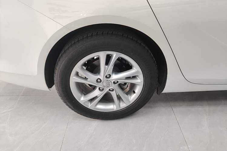 Used Buick Regal 2023 552T Smart Enjoyment Version Right Rear Wheel Hub
