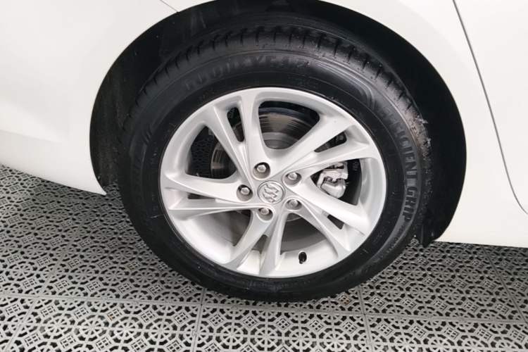 Used Buick Regal 2023 552T Smart Enjoyment Version Right Rear Wheel Hub
