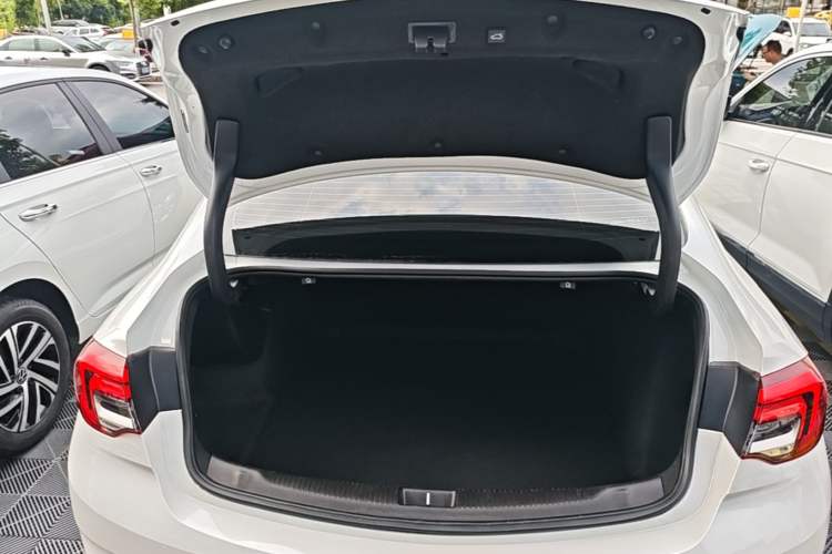 Used Buick Regal 2023 552T Smart Enjoyment Version Trunk