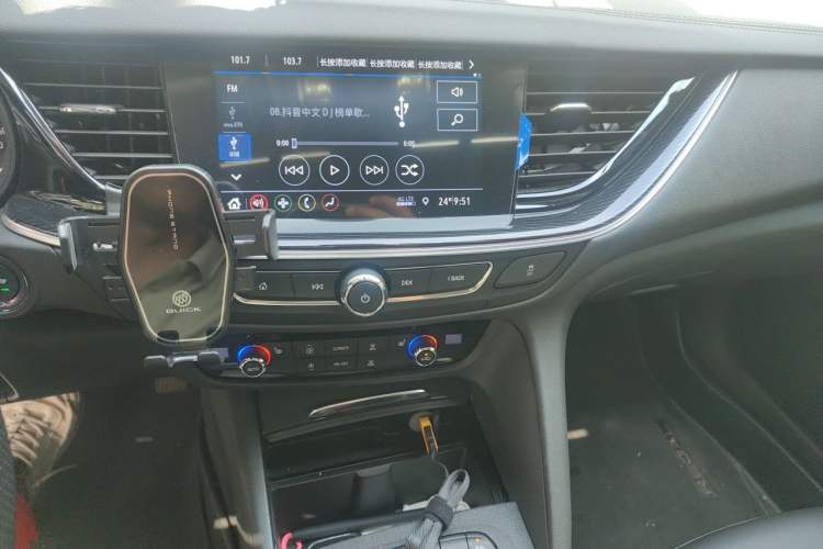 Used Buick Regal 2024 Revised 25T Ultra-Comfort Edition Audio And AC Panel