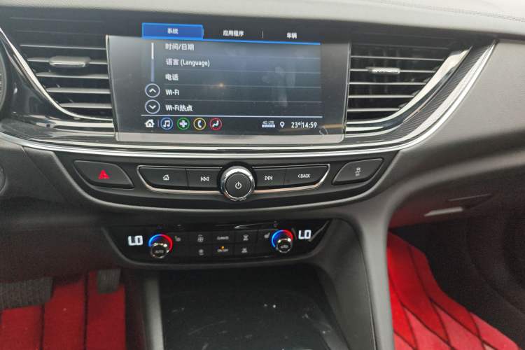 Used Buick Regal 2024 25T Deluxe Edition Audio And AC Panel