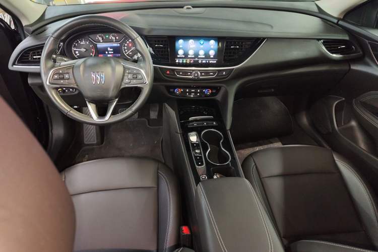 Used Buick Regal 2024 25T Deluxe Edition Audio And AC Panel