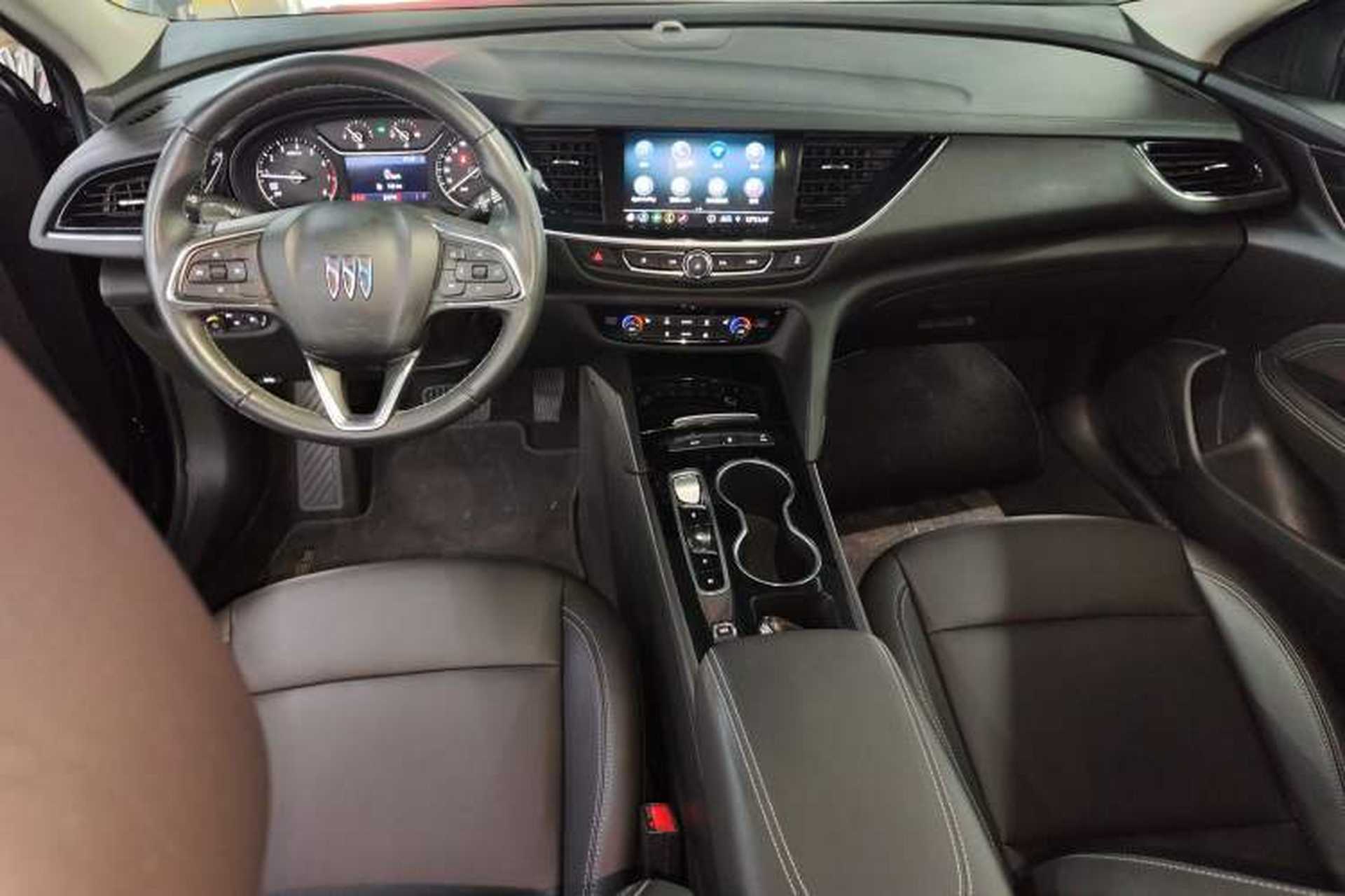 Used Buick Regal 2024 25T Deluxe Edition Audio And AC Panel