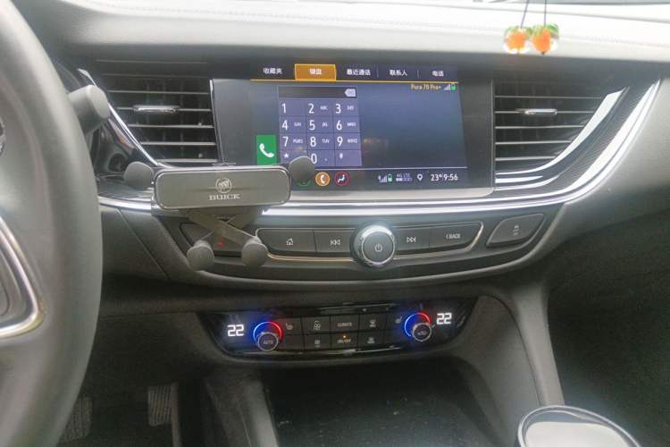Used Buick Regal 2024 25T Deluxe Edition Audio And AC Panel