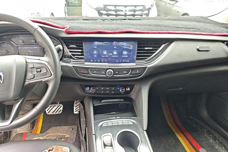 Used Buick Regal 2024 25T Deluxe Edition Audio And AC Panel
