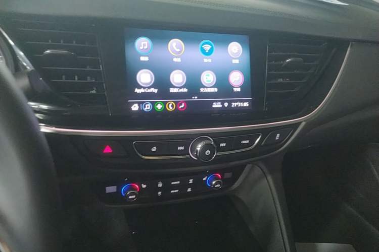 Used Buick Regal 2024 25T Deluxe Edition Audio And AC Panel