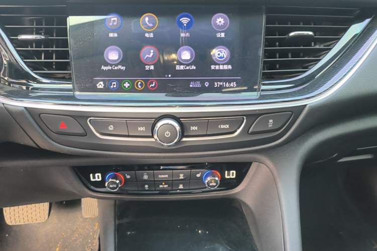 Used Buick Regal 2024 25T Deluxe Edition Audio And AC Panel