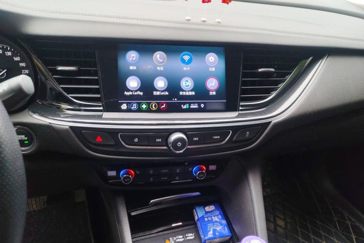 Used Buick Regal 2024 25T Deluxe Edition Audio And AC Panel