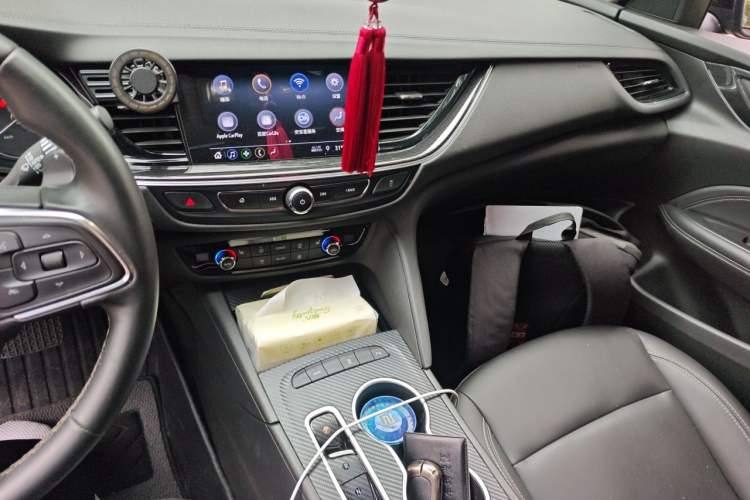 Used Buick Regal 2024 25T Deluxe Edition Audio And AC Panel