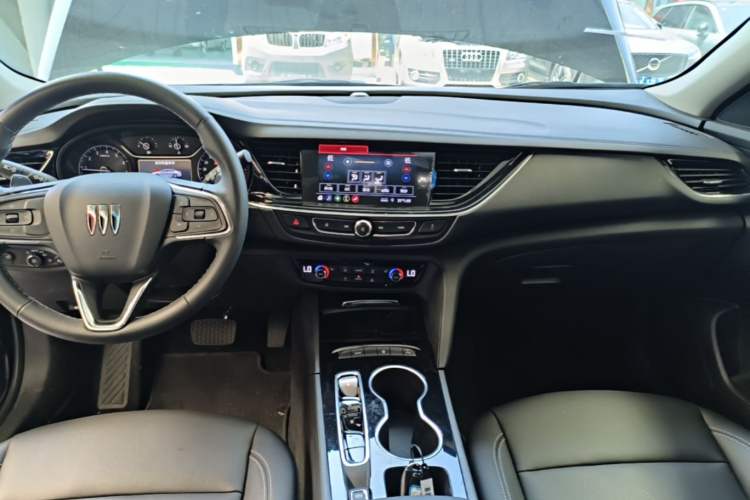 Used Buick Regal 2024 Revised 25T Ultra-Comfort Edition Audio And AC Panel
