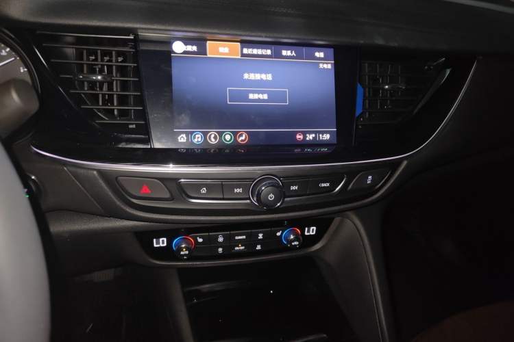 Used Buick Regal 2024 28T Luxury Edition Audio And AC Panel
