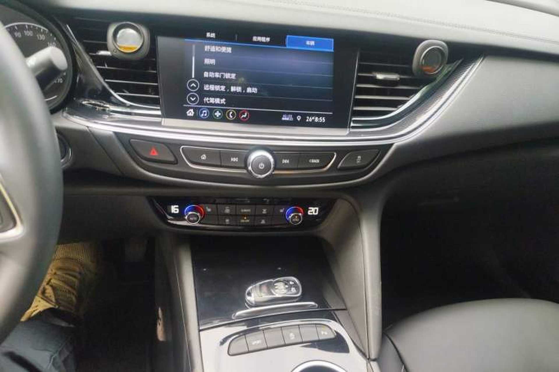 Used Buick Regal 2024 25T Deluxe Edition Audio And AC Panel