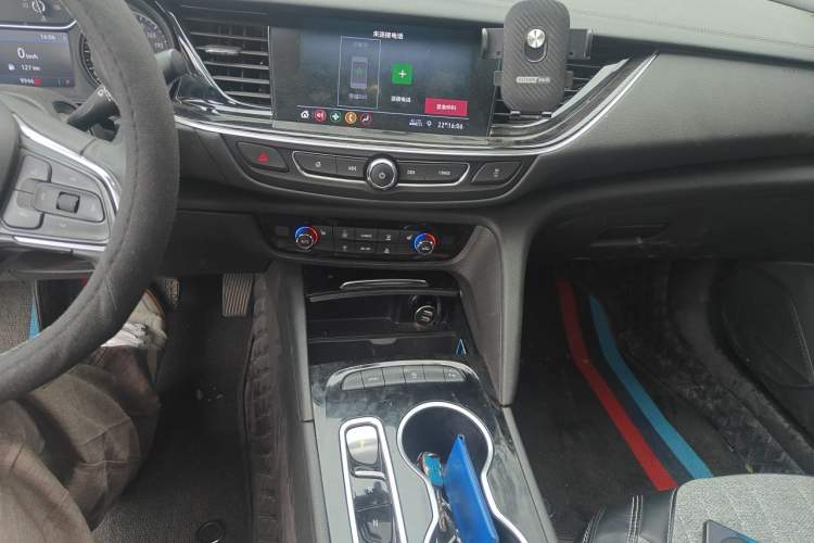 Used Buick Regal 2024 Revised 25T Ultra-Comfort Edition Audio And AC Panel