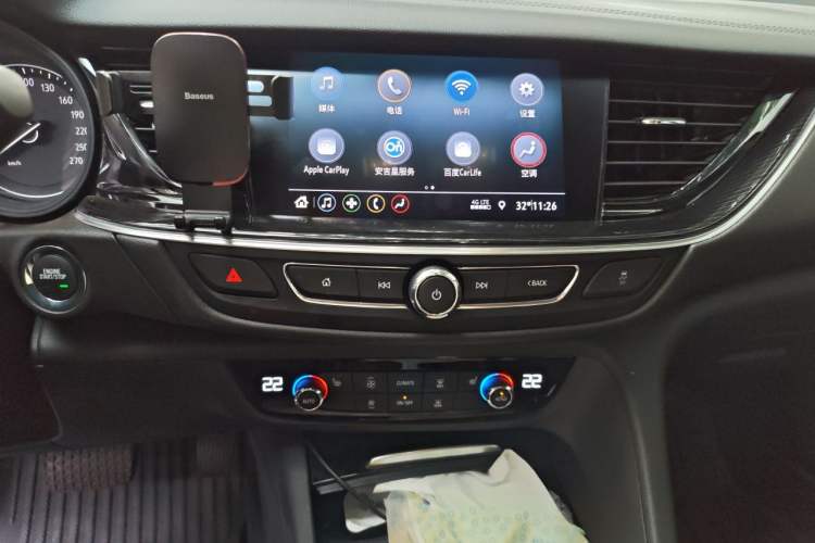 Used Buick Regal 2024 25T Deluxe Edition Audio And AC Panel