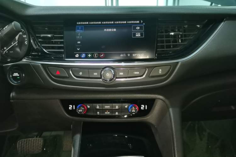 Used Buick Regal 2024 25T Deluxe Edition Audio And AC Panel