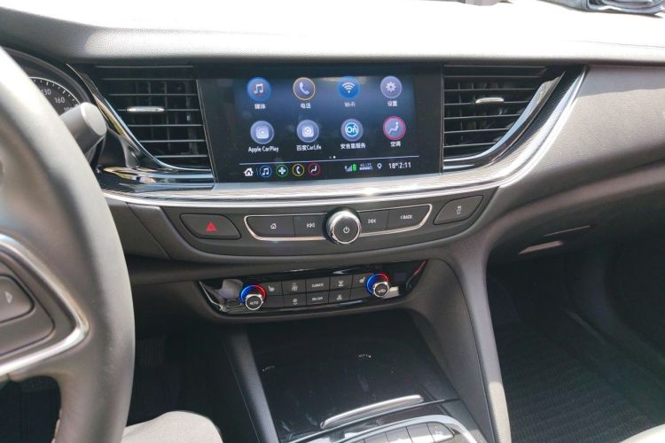 Used Buick Regal 2024 25T Deluxe Edition Audio And AC Panel