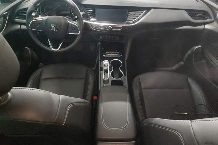 Used Buick Regal 2024 25T Deluxe Edition Center Console