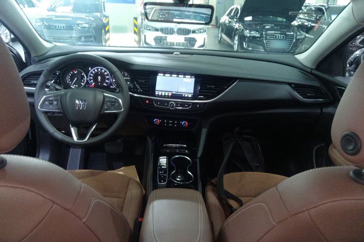 Used Buick Regal 2024 28T Luxury Edition Center Console