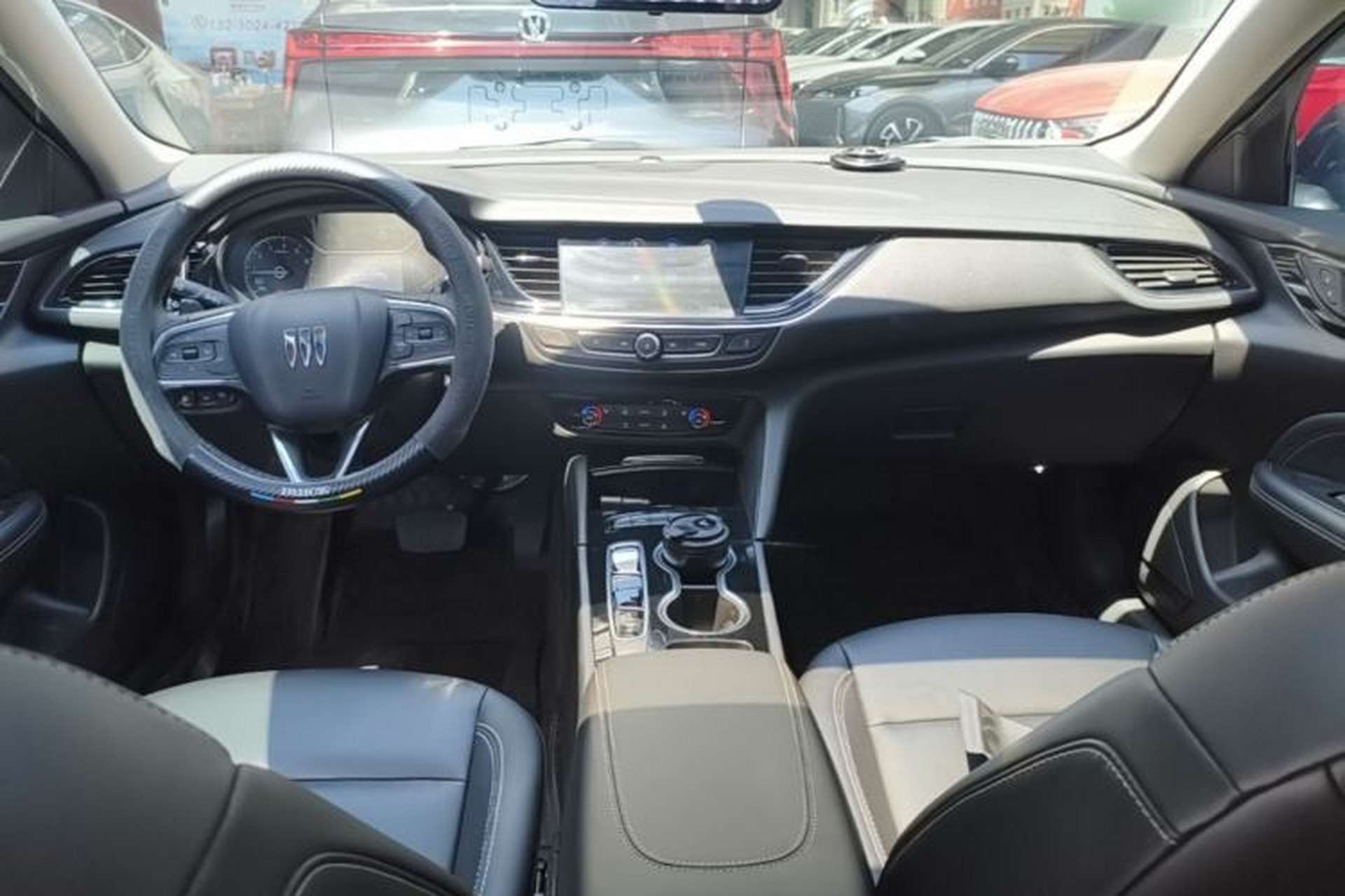 Used Buick Regal 2024 25T Deluxe Edition Center Console